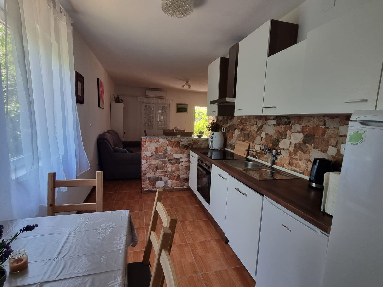Fully equipped kitchen